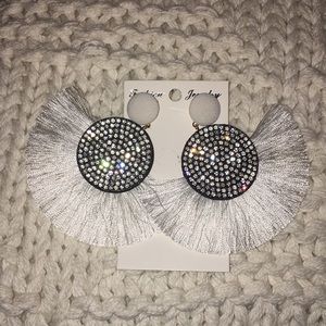 NWT! 💎 Blingy Tassel Earrings!